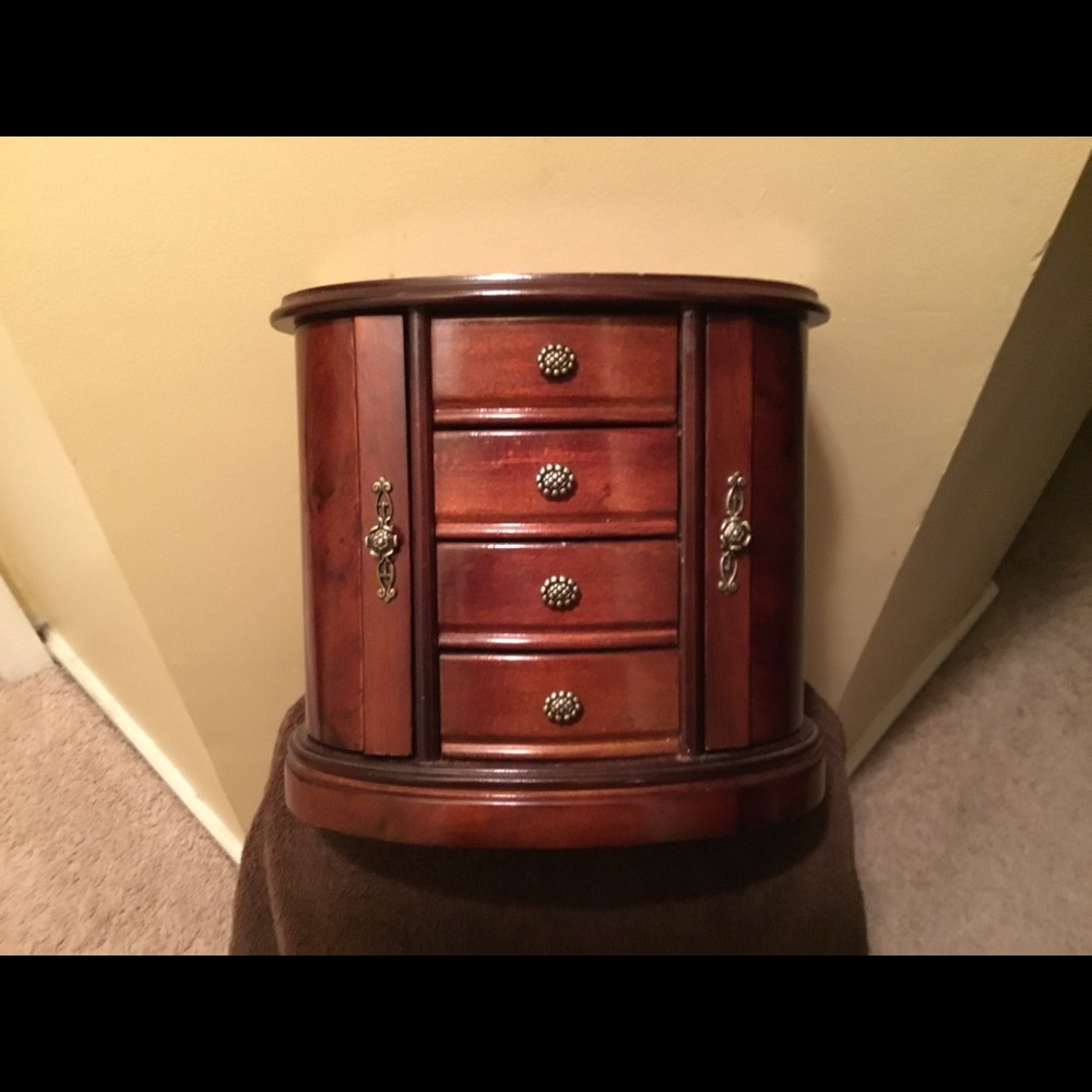 Jewelry case